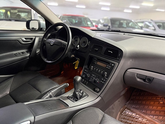 Volvo V70 13 of 15