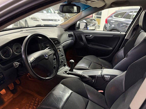 Volvo V70 11 of 15