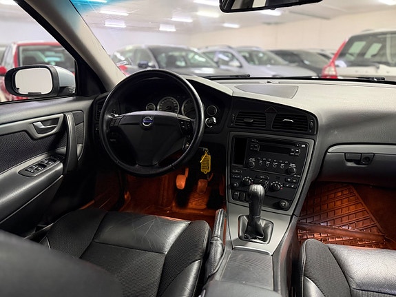 Volvo V70 12 of 15