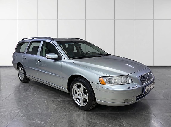 Volvo V70 3 of 15