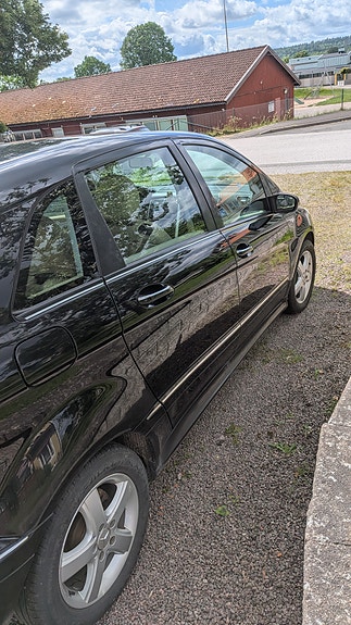 Mercedes-Benz B200 4 of 4