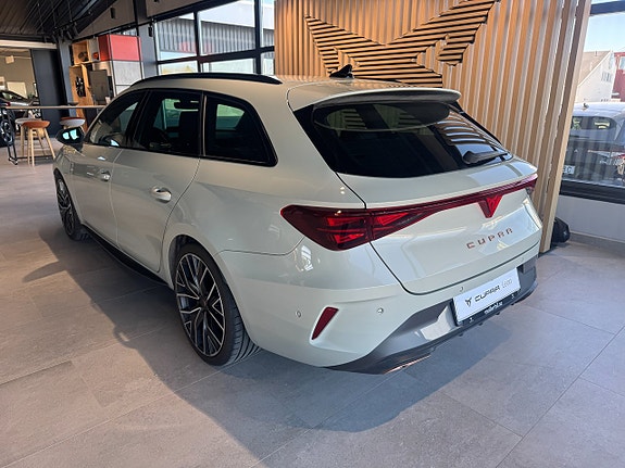Cupra Leon 4 of 5