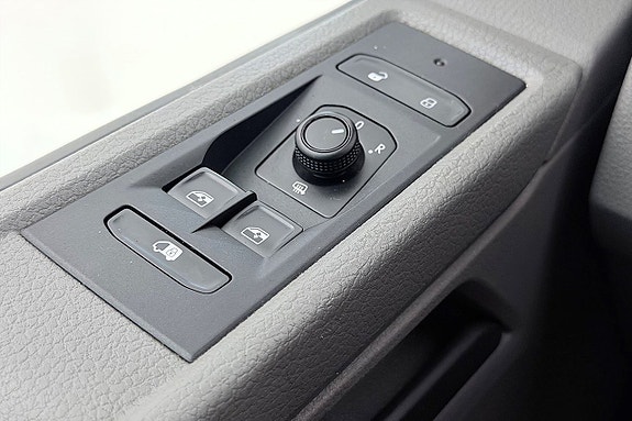 Volkswagen e-Transporter 28 of 29