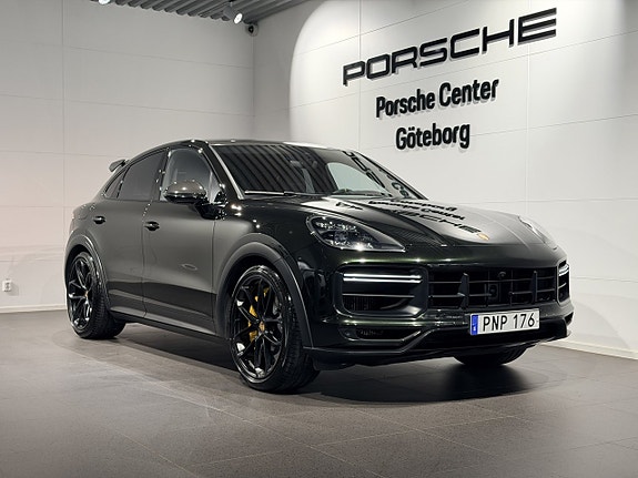 Porsche Cayenne 2 of 5
