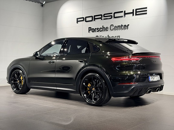 Porsche Cayenne 5 of 5