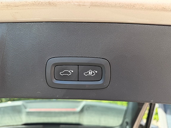Volvo XC40 13 of 13