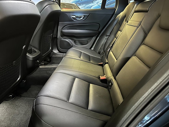 Volvo V60 3 of 5
