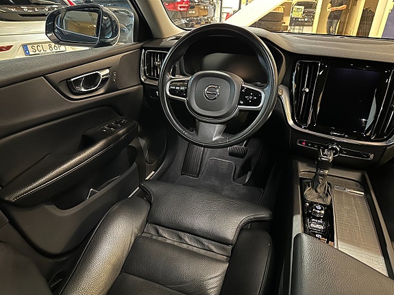 Volvo V60 4 of 5