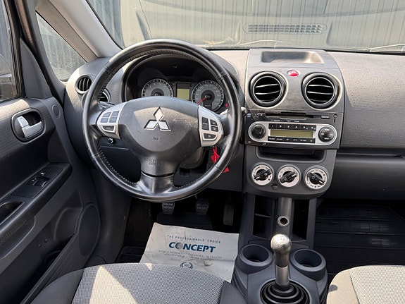 Mitsubishi Colt 8 of 9