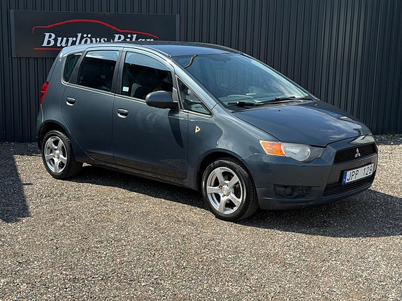 Mitsubishi Colt 4 of 9