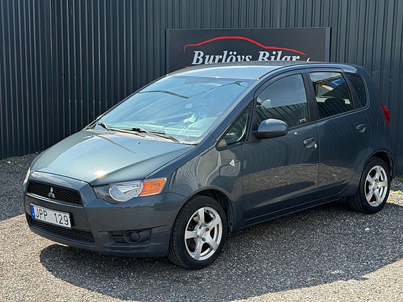 Mitsubishi Colt 3 of 9