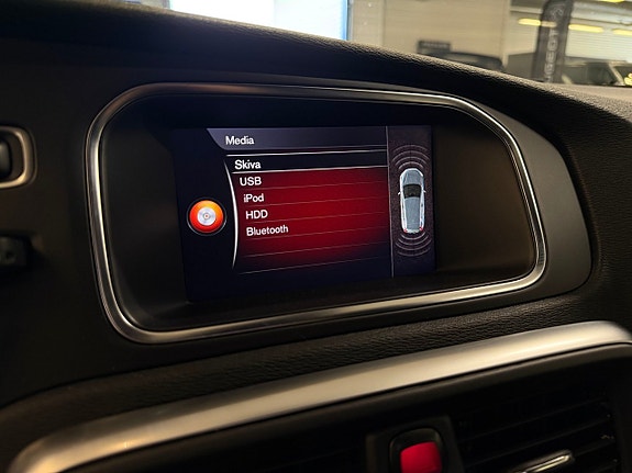 Volvo V40 12 of 23
