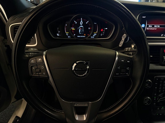 Volvo V40 8 of 23