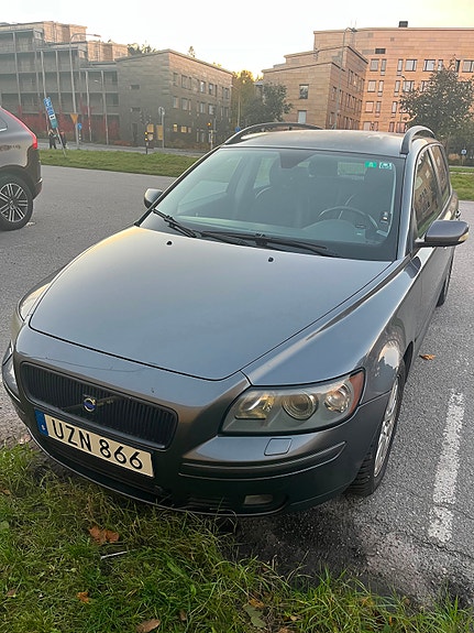 Volvo V50 3 of 6