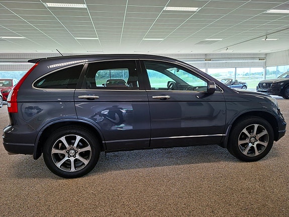 Honda CR-V 3 of 8