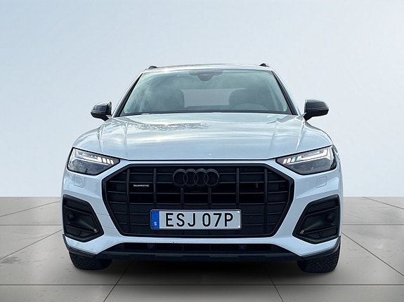 Audi Q5 2 of 5