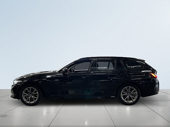 BMW 330e 4 of 5