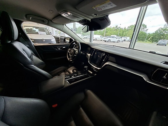 Volvo V60 11 of 14