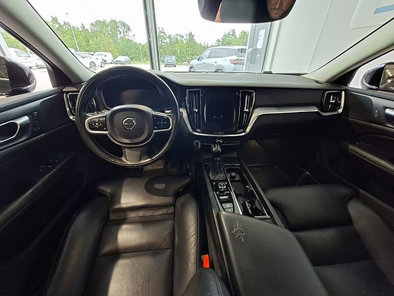 Volvo V60 7 of 14