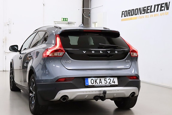 Volvo V40 Cross Country 8 of 27