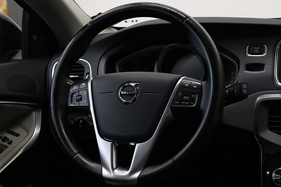 Volvo V40 Cross Country 16 of 27
