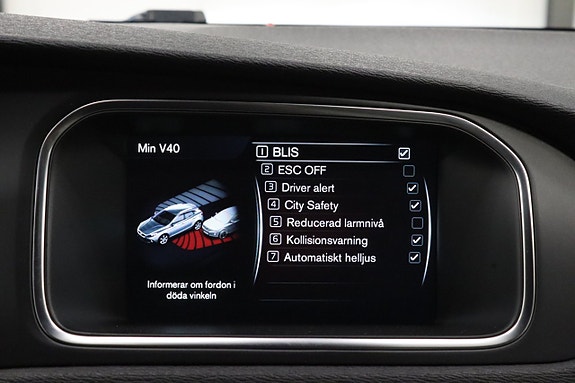 Volvo V40 Cross Country 19 of 27