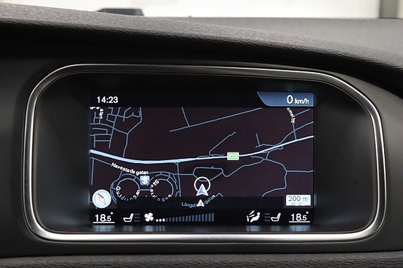 Volvo V40 Cross Country 18 of 27