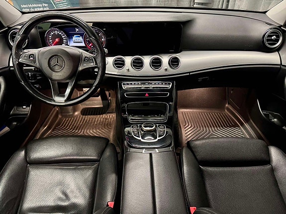 Mercedes-Benz E220 8 of 14