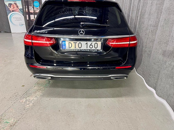 Mercedes-Benz E220 5 of 5