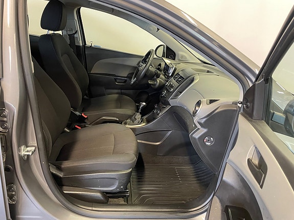 Chevrolet Aveo 9 of 11