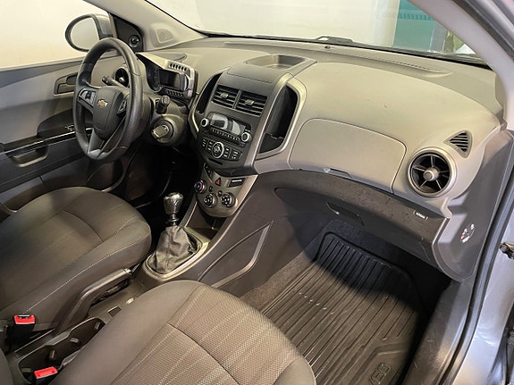 Chevrolet Aveo 7 of 11