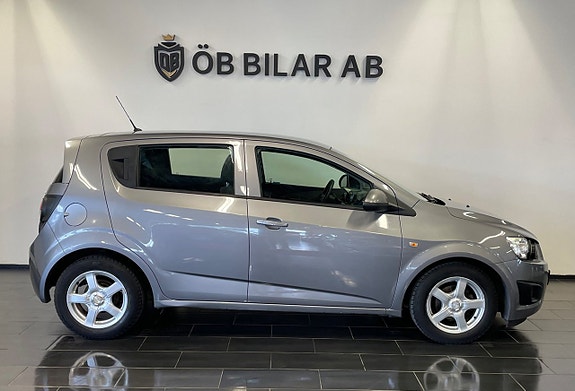 Chevrolet Aveo 2 of 5
