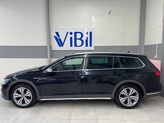 Volkswagen Passat Alltrack 3 of 5