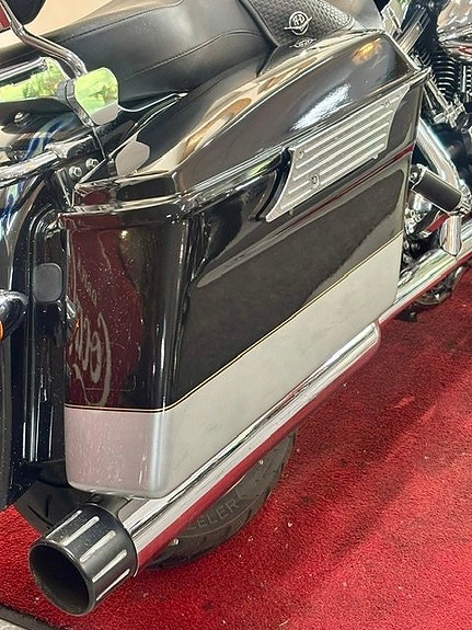 Harley-Davidson FLHRSE3 Road King CVO 110 4 of 10