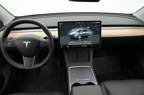 Tesla Model Y 6 of 27
