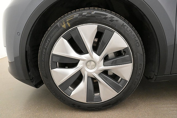 Tesla Model Y 27 of 27