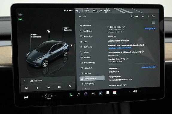Tesla Model Y 11 of 27