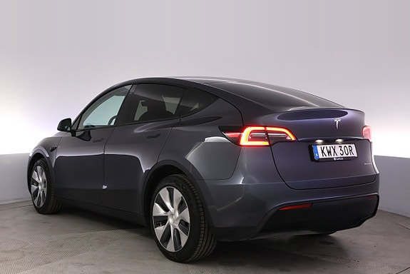 Tesla Model Y 4 of 27