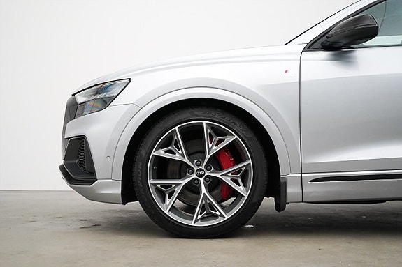 Audi Q8 2 of 5