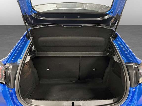 Peugeot e-208 18 of 18