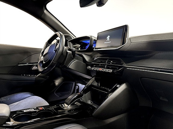 Peugeot e-208 14 of 18