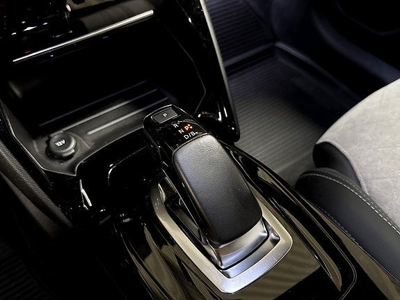 Peugeot e-208 13 of 18