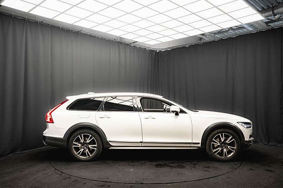 Volvo V90 Cross Country 5 of 5