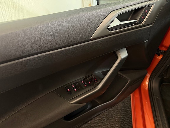 Volkswagen Polo 19 of 22