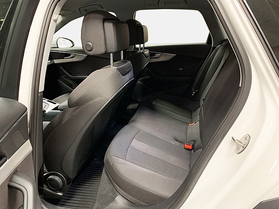 Audi A4 allroad 2 of 5