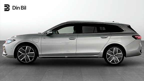 Volkswagen Passat 2 of 5
