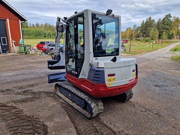 Takeuchi TB235 4 of 6