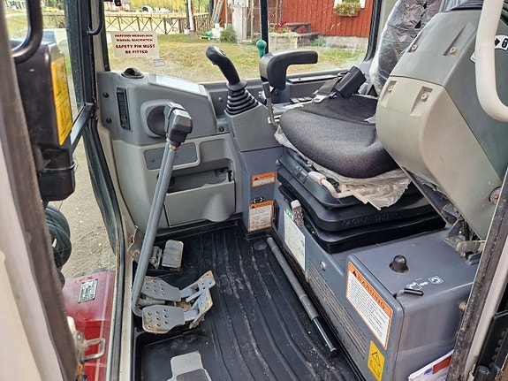 Takeuchi TB235 5 of 6