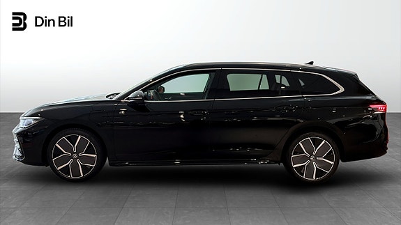 Volkswagen Passat 2 of 5