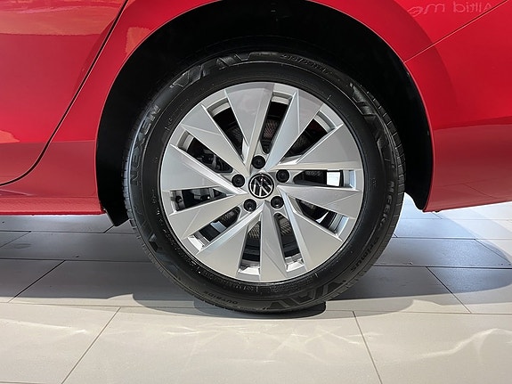 Volkswagen Passat 7 of 19